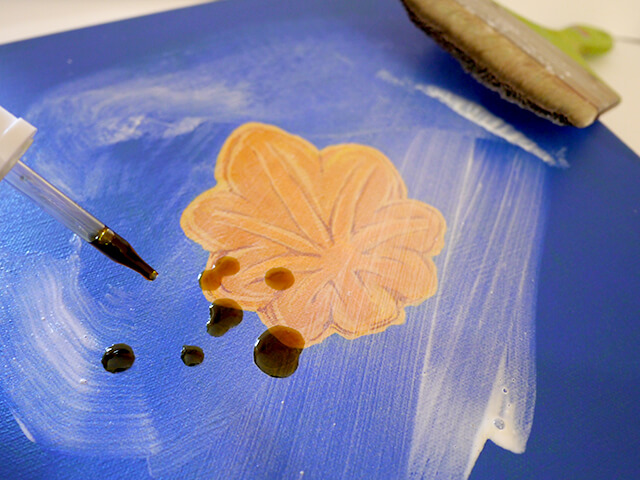 Photographing elements for the Cannabis-Shaped Sweet Buns series