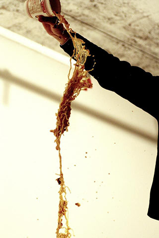 牛丼の滝/カップヌードルの滝の写真素材撮影