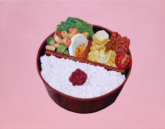 BENTO-August 15, 2018, 円形の曲げわっぱの弁当箱に、白ごはんの上に梅干し、ポテトサラダとだし巻きが入った和洋折衷弁当