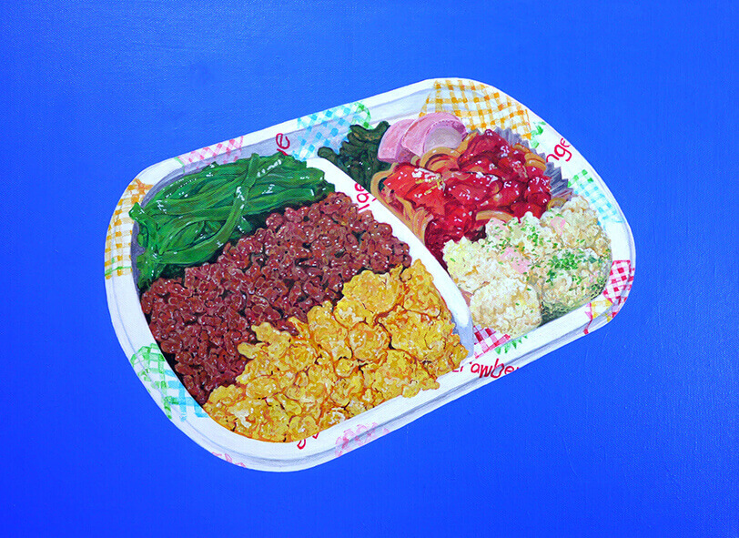 BENTO-May 29, 2016（熱量813kcal、蛋白質28.3g、脂質28.6g、炭水化物105.3g、塩分5.9g／原材料名：玄米入り御飯（国産）、ナポリタンスパゲッティ、ポテトサラダ、いり卵、肉そぼろ、ピーマン、かまぼこ、しば漬け、合成清酒、しょうゆ、食塩、砂糖）2016年 キャンバスにアクリル 33×45cm