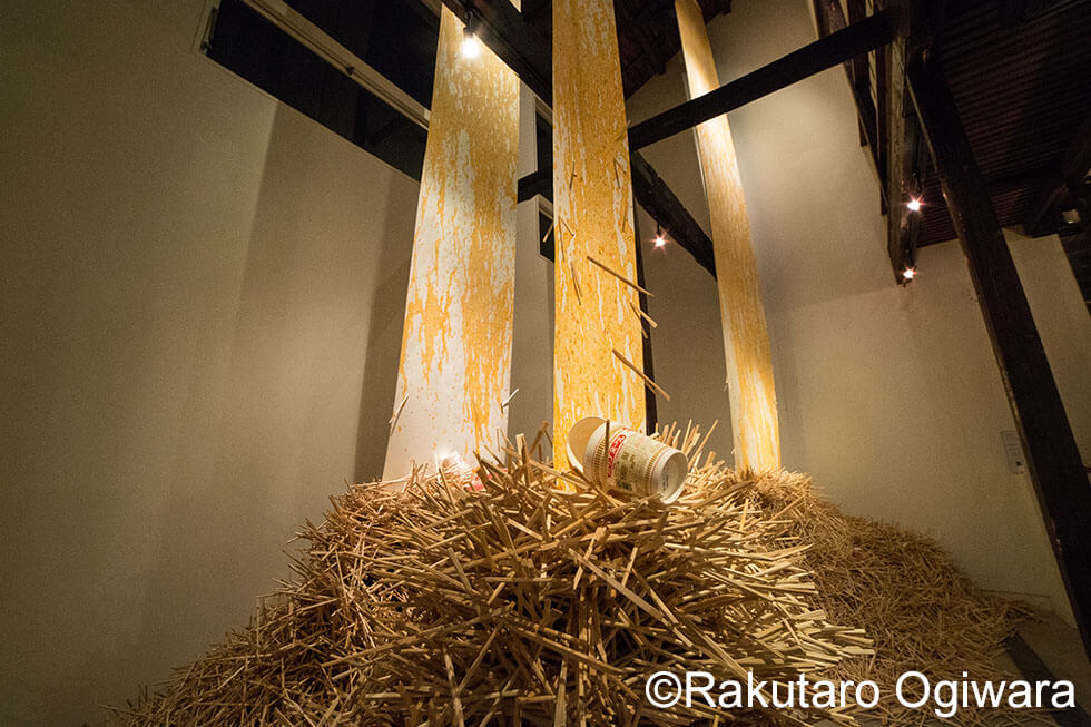 新宅睦仁個展「カップヌードルの滝」@HAGISOの展示風景