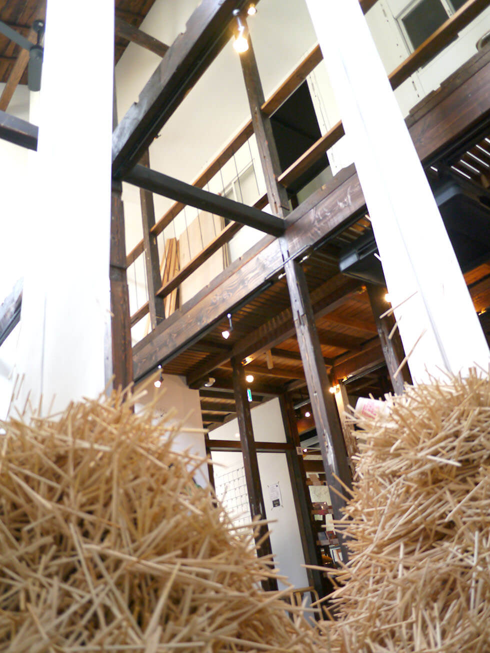 新宅睦仁個展「カップヌードルの滝」@HAGISOの展示風景