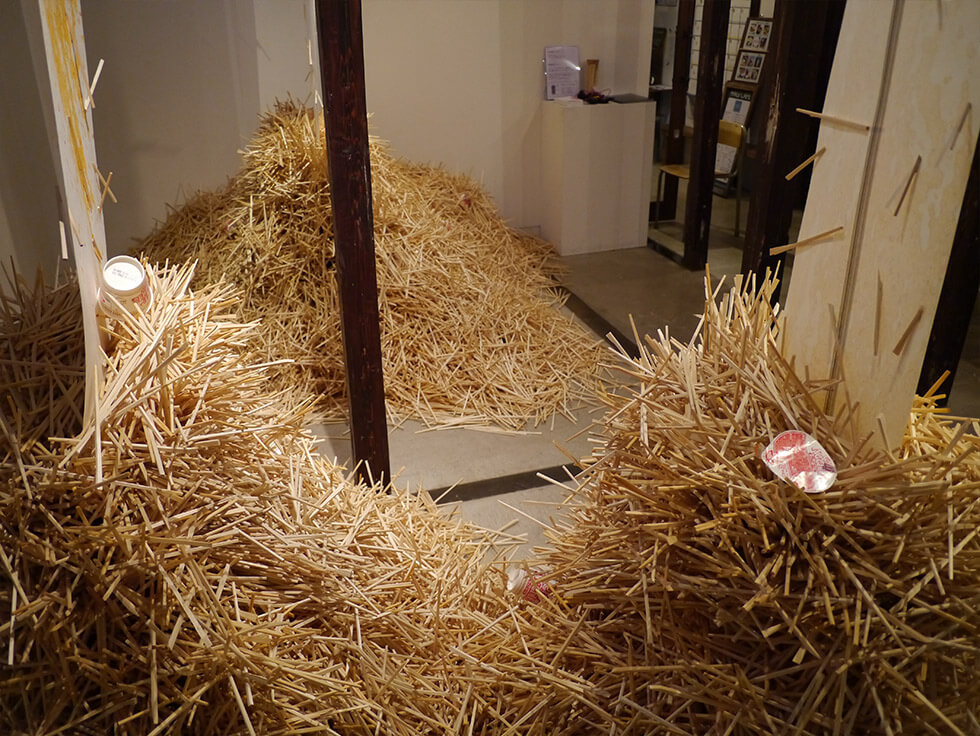 新宅睦仁個展「カップヌードルの滝」@HAGISOの展示風景