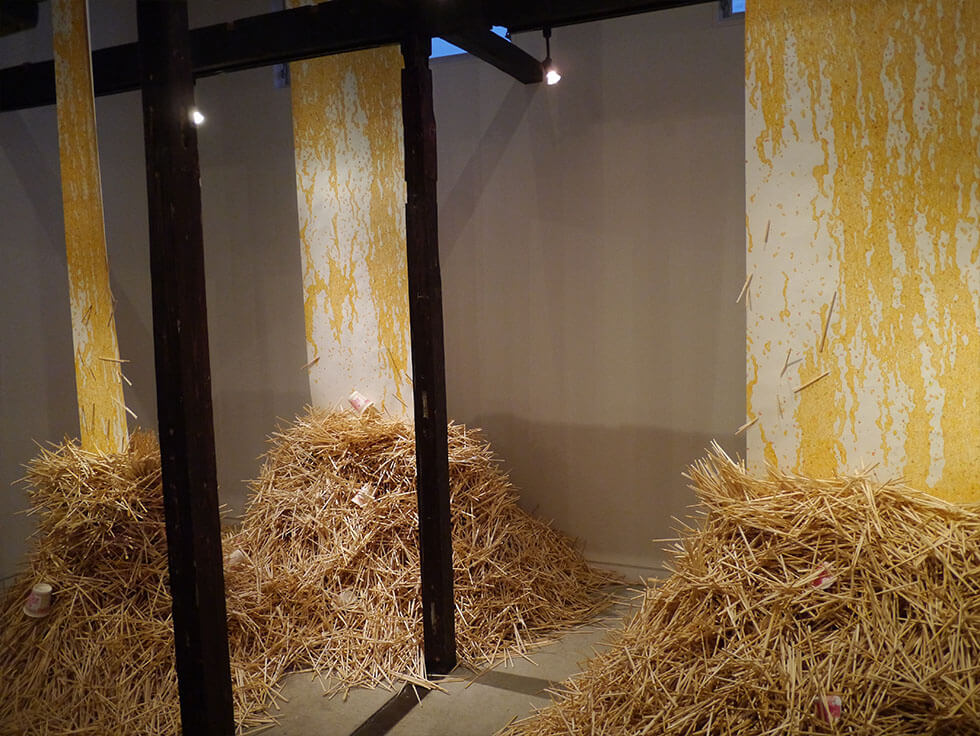 新宅睦仁個展「カップヌードルの滝」@HAGISOの展示風景