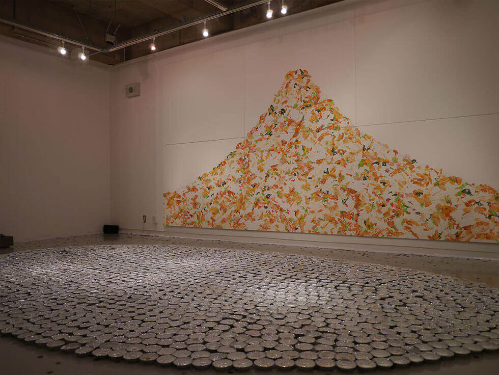 新宅睦仁個展「コンビニ弁当の山」@CCC(静岡市クリエーター支援センター)の展示風景