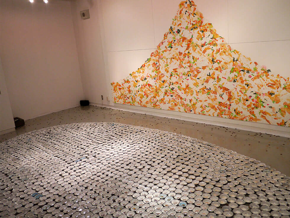 新宅睦仁個展「コンビニ弁当の山」@CCC(静岡市クリエーター支援センター)の展示風景