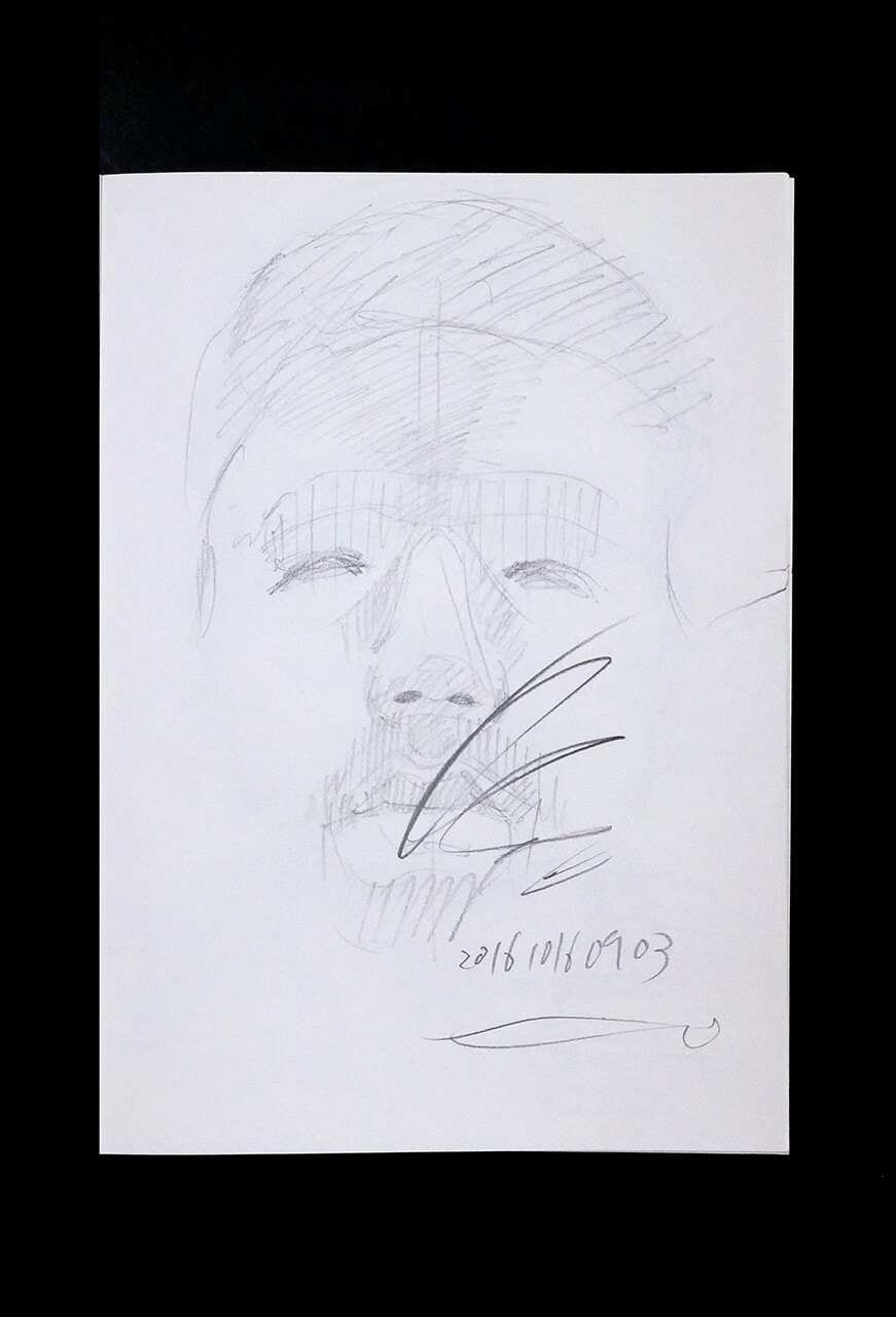 現代美術家の新宅睦仁(シンタクトモニ)の2016年10月16日の自画像/鉛筆ドローイング