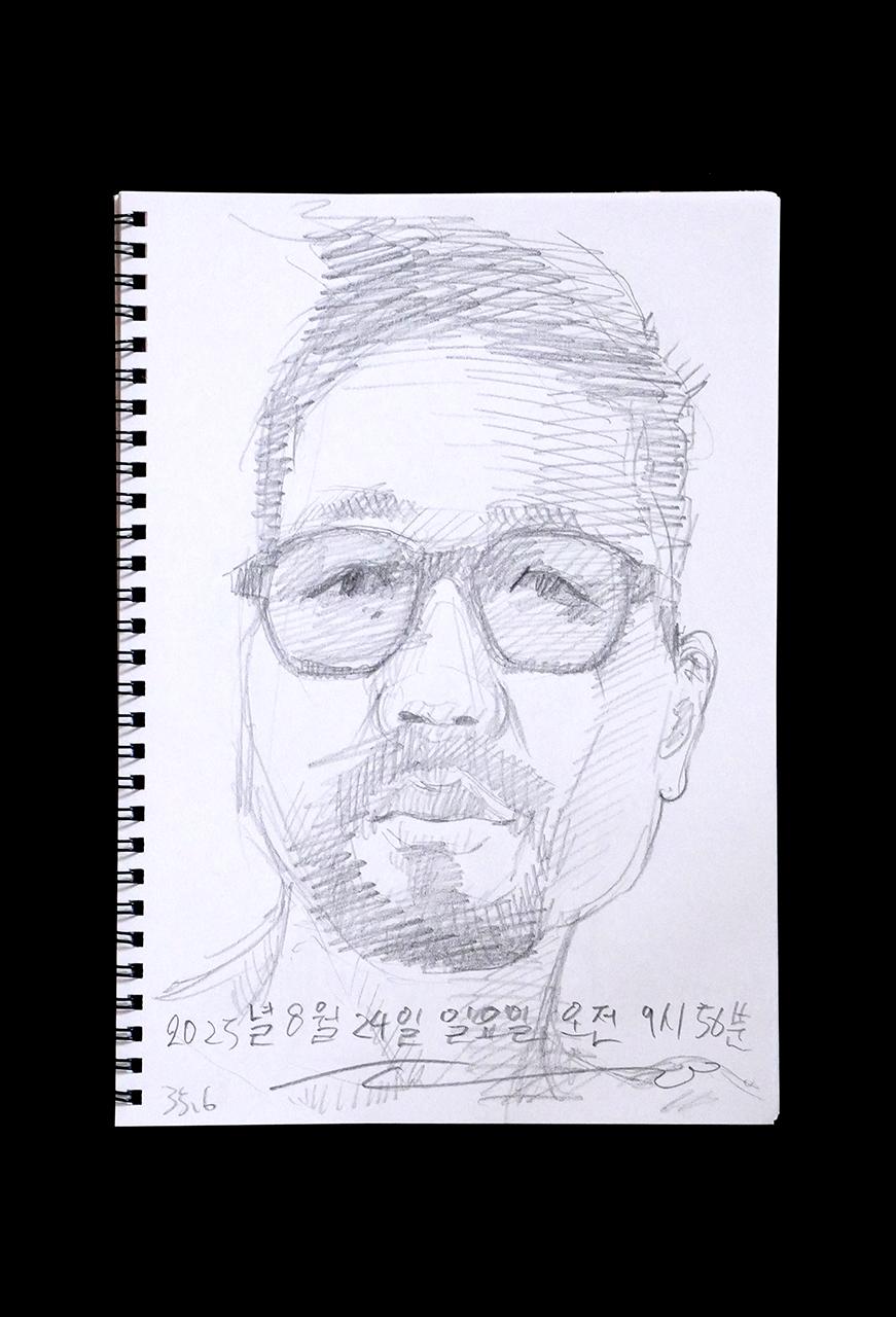 Contemporary artist SHINTAKU Tomoni's 2025/8/24 Self-portrait or pencil drawing