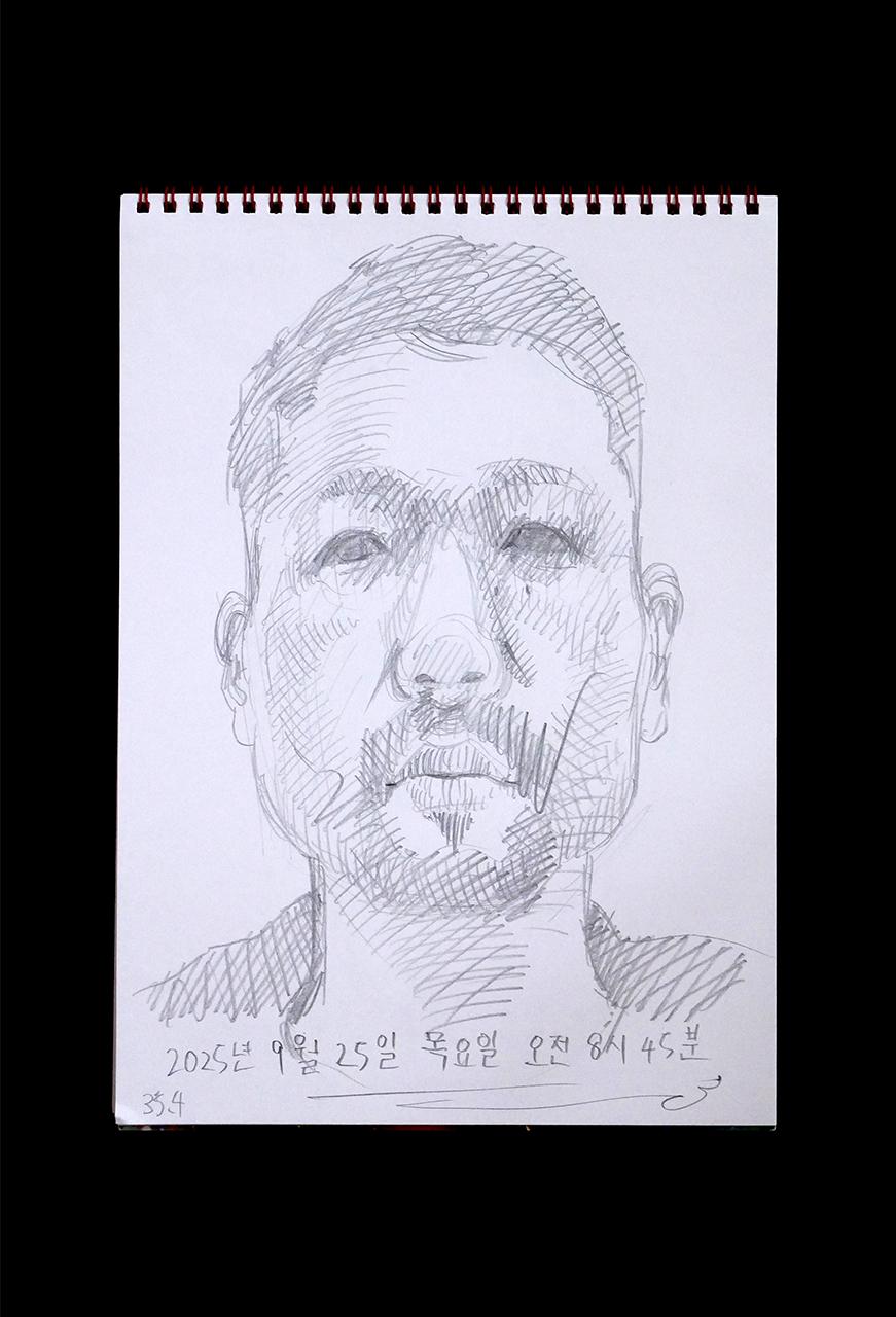 Contemporary artist SHINTAKU Tomoni's 2025/9/25 Self-portrait or pencil drawing