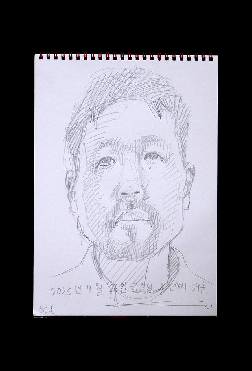 Contemporary artist SHINTAKU Tomoni's 2025/9/26 Self-portrait or pencil drawing