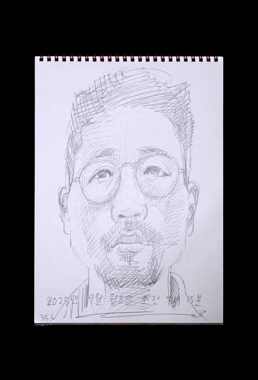 Contemporary artist SHINTAKU Tomoni's 2025/9/29 Self-portrait or pencil drawing