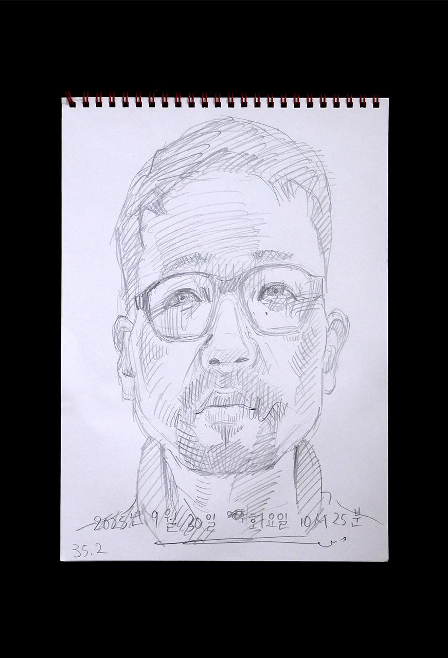 Contemporary artist SHINTAKU Tomoni's 2025/9/30 Self-portrait or pencil drawing