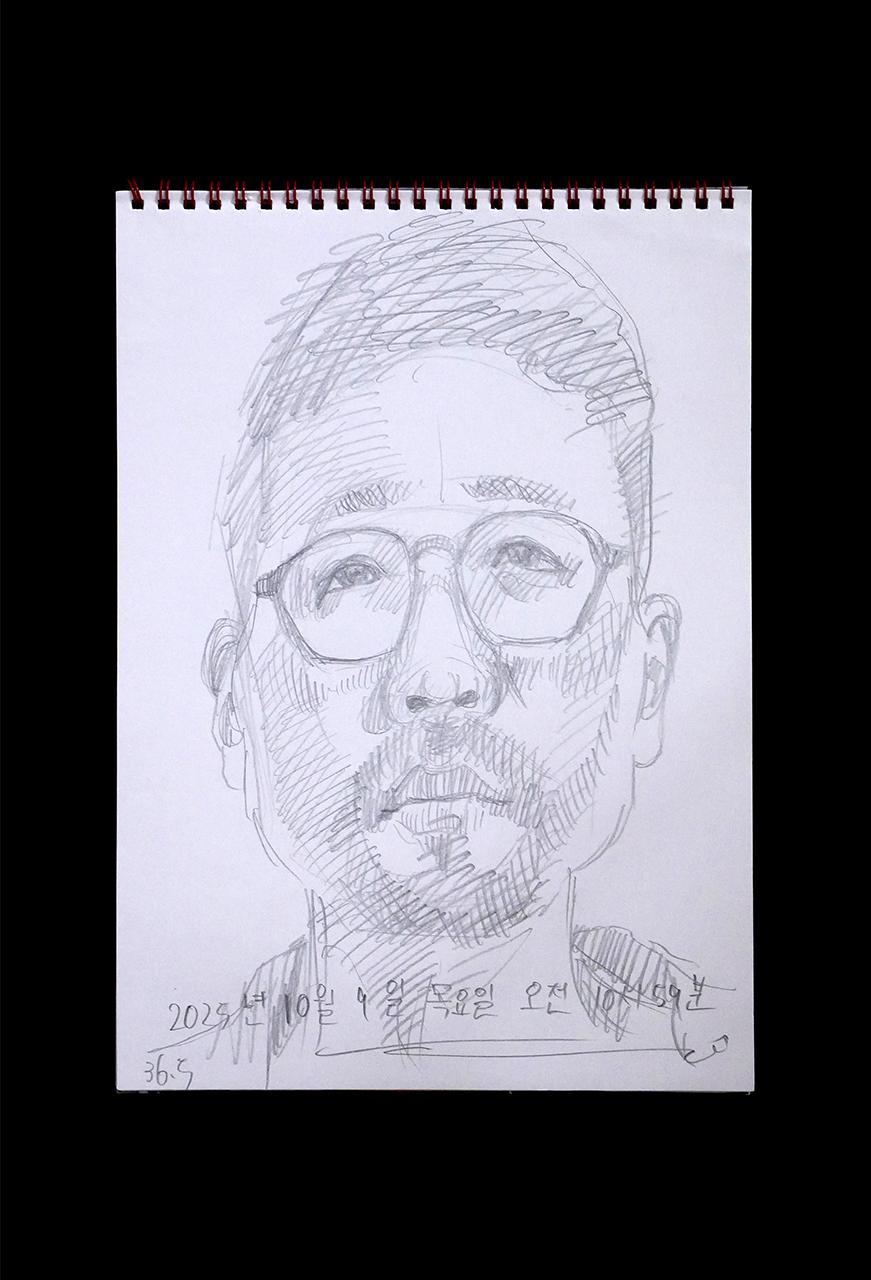 Contemporary artist SHINTAKU Tomoni's 2025/10/9 Self-portrait or pencil drawing