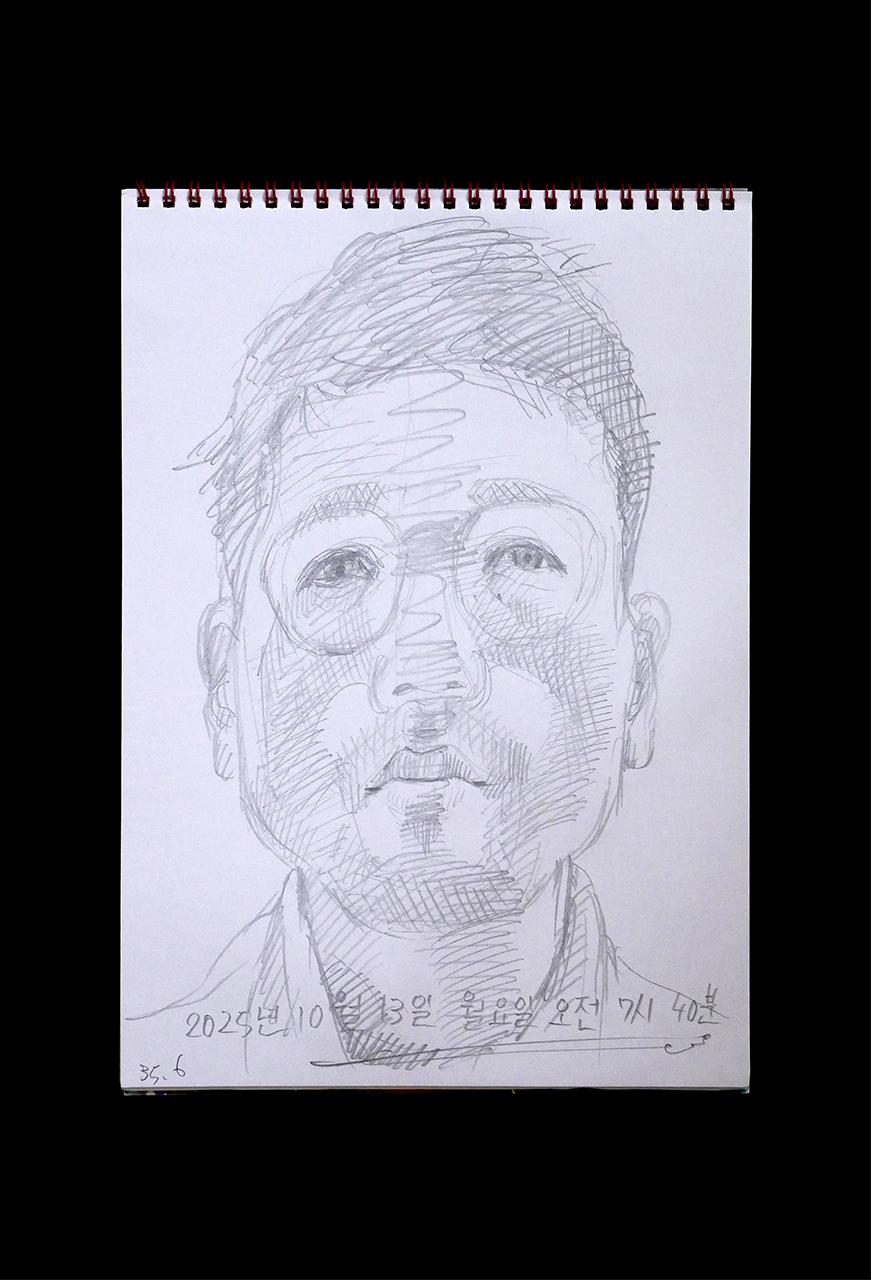 Contemporary artist SHINTAKU Tomoni's 2025/10/13 Self-portrait or pencil drawing