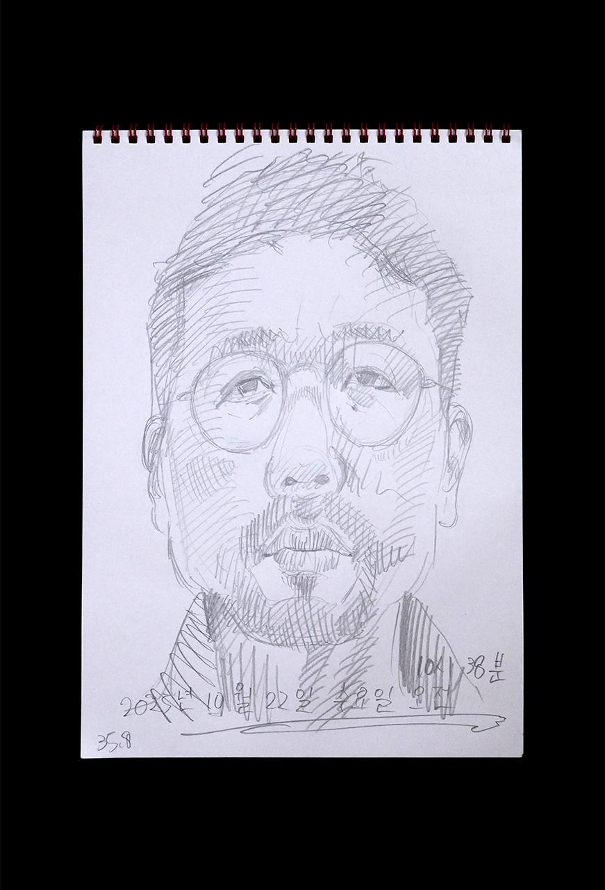 Contemporary artist SHINTAKU Tomoni's 2025/10/22 Self-portrait or pencil drawing