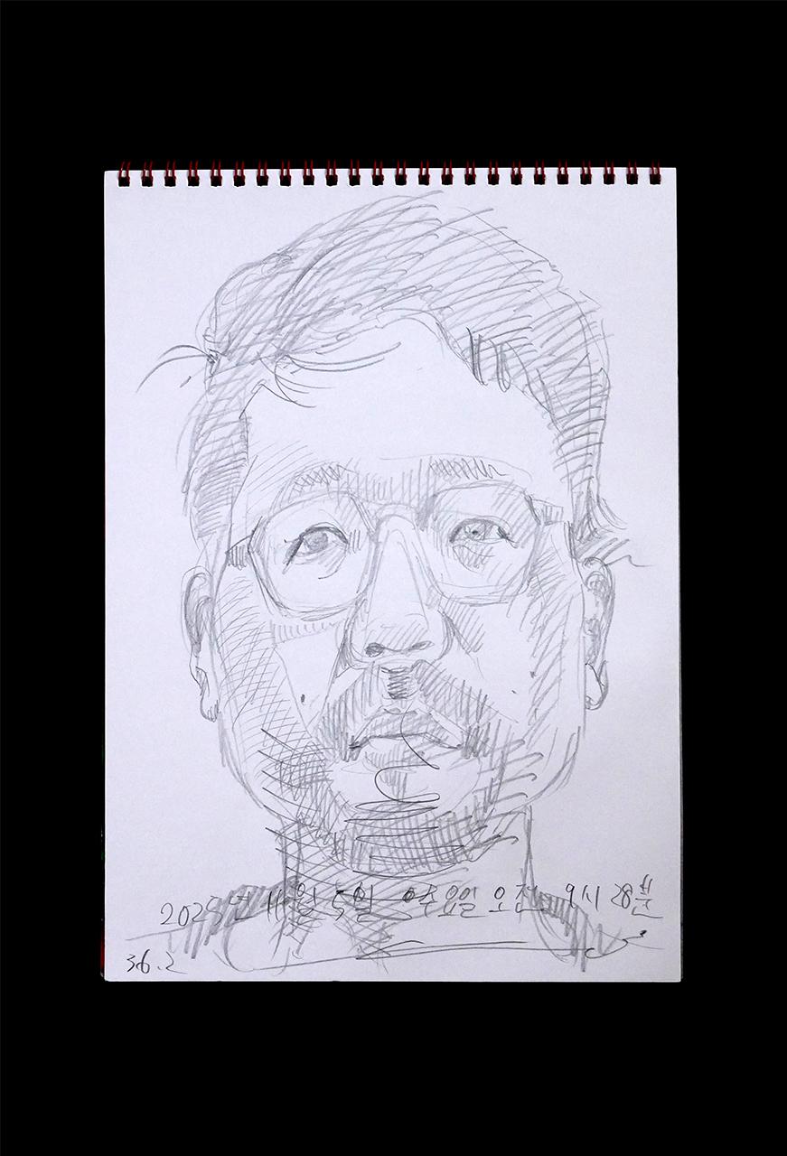 Contemporary artist SHINTAKU Tomoni's 2025/11/5 Self-portrait or pencil drawing
