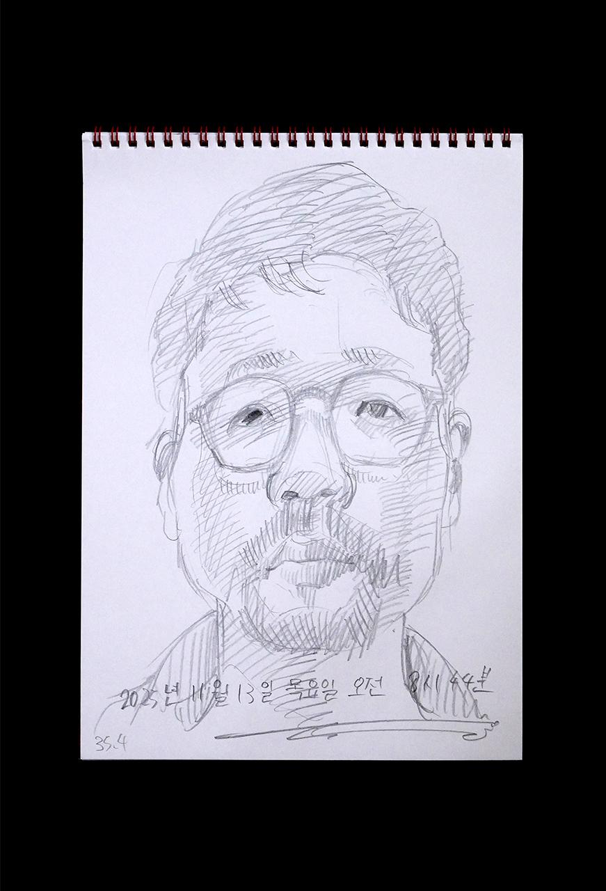 Contemporary artist SHINTAKU Tomoni's 2025/11/13 Self-portrait or pencil drawing