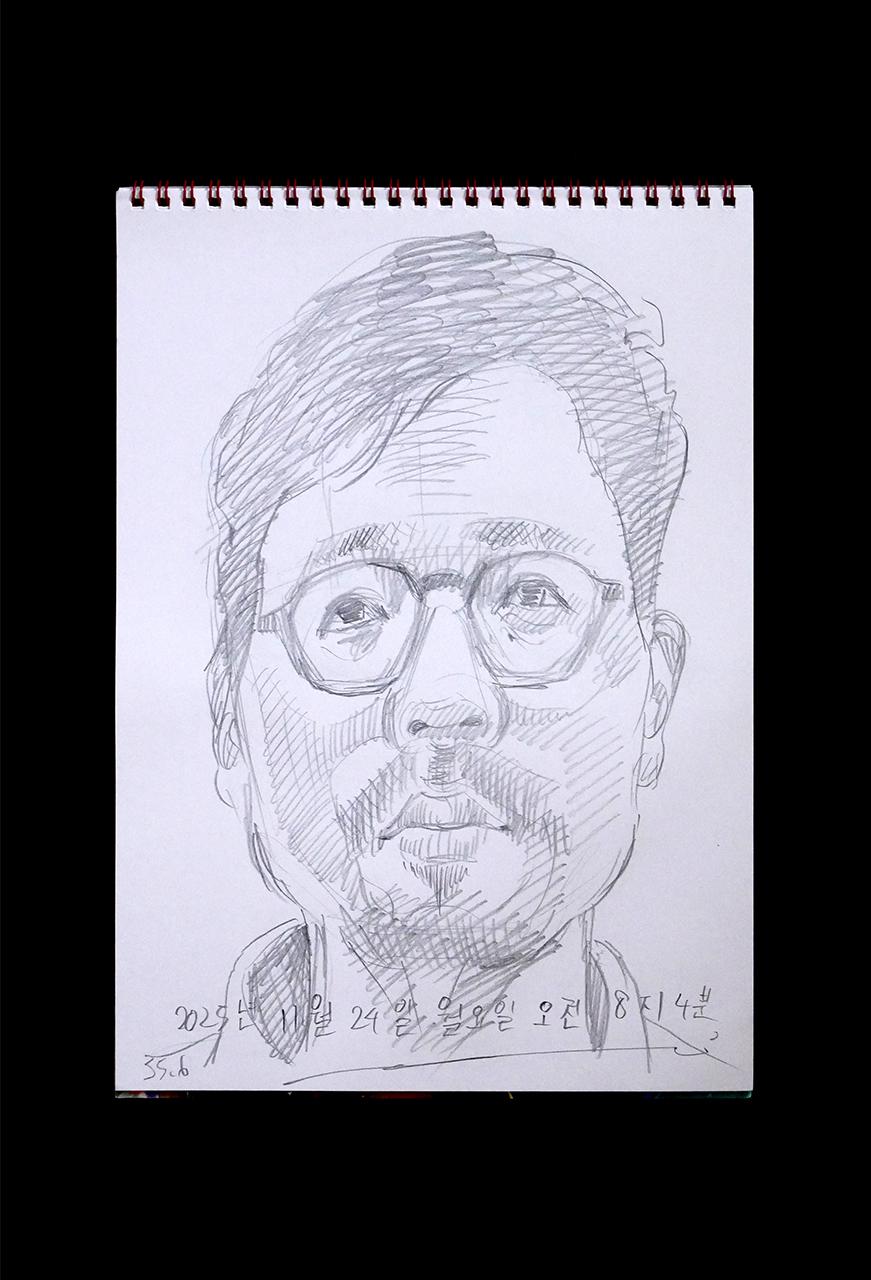 Contemporary artist SHINTAKU Tomoni's 2025/11/24 Self-portrait or pencil drawing