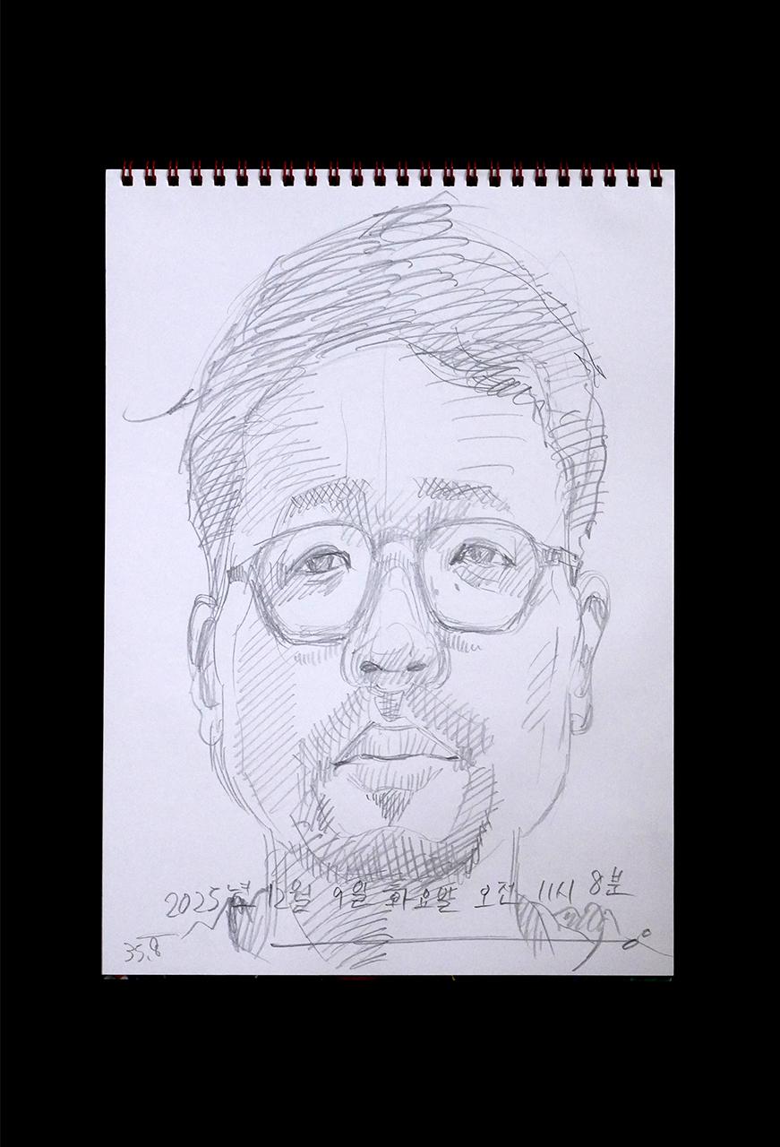 Contemporary artist SHINTAKU Tomoni's 2025/12/9 Self-portrait or pencil drawing