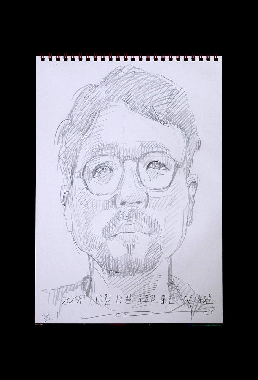 Contemporary artist SHINTAKU Tomoni's 2025/12/13 Self-portrait or pencil drawing