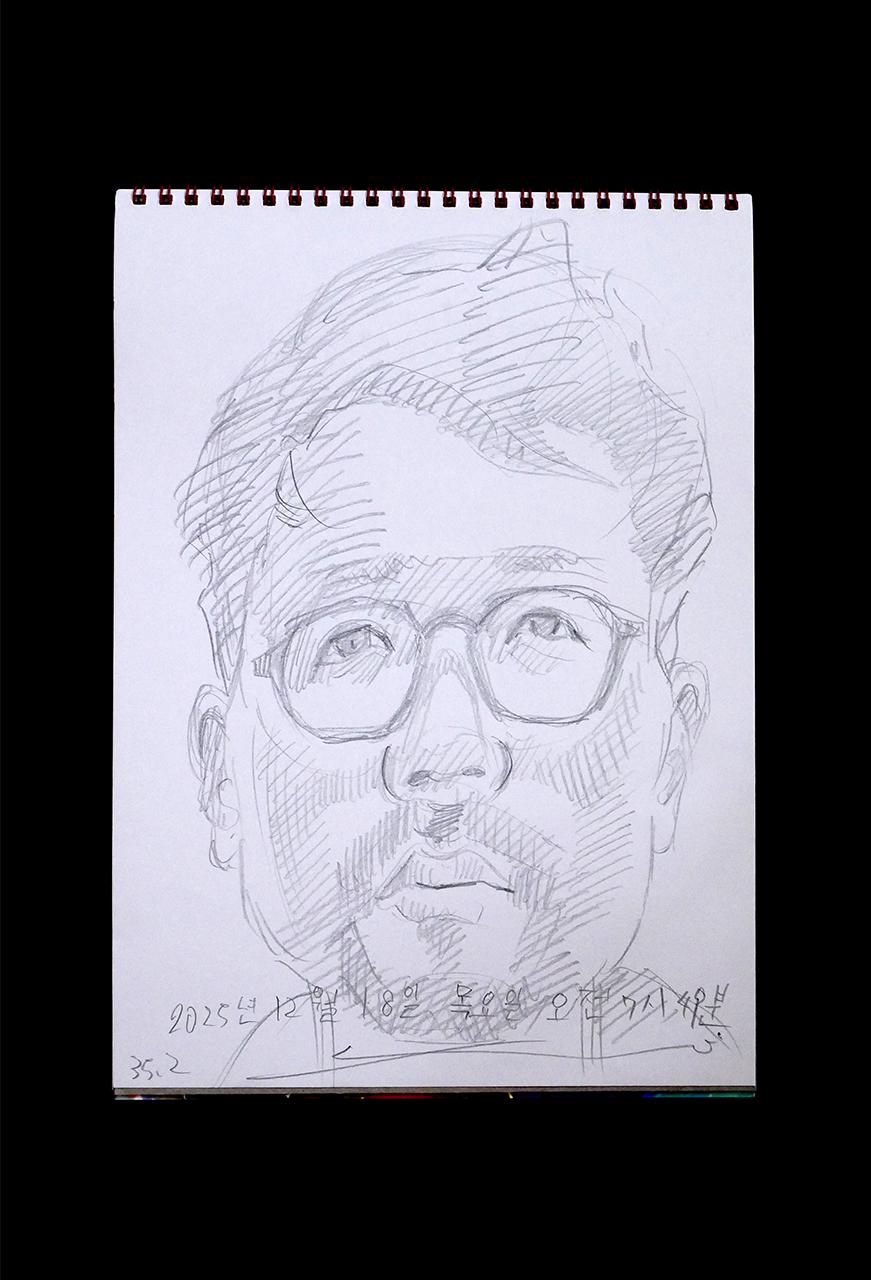 Contemporary artist SHINTAKU Tomoni's 2025/12/18 Self-portrait or pencil drawing