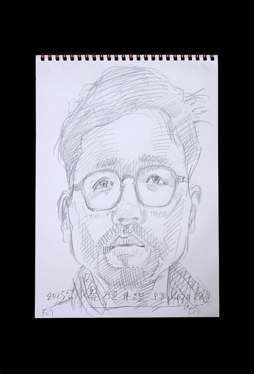 Contemporary artist SHINTAKU Tomoni's 2025/12/23 Self-portrait or pencil drawing